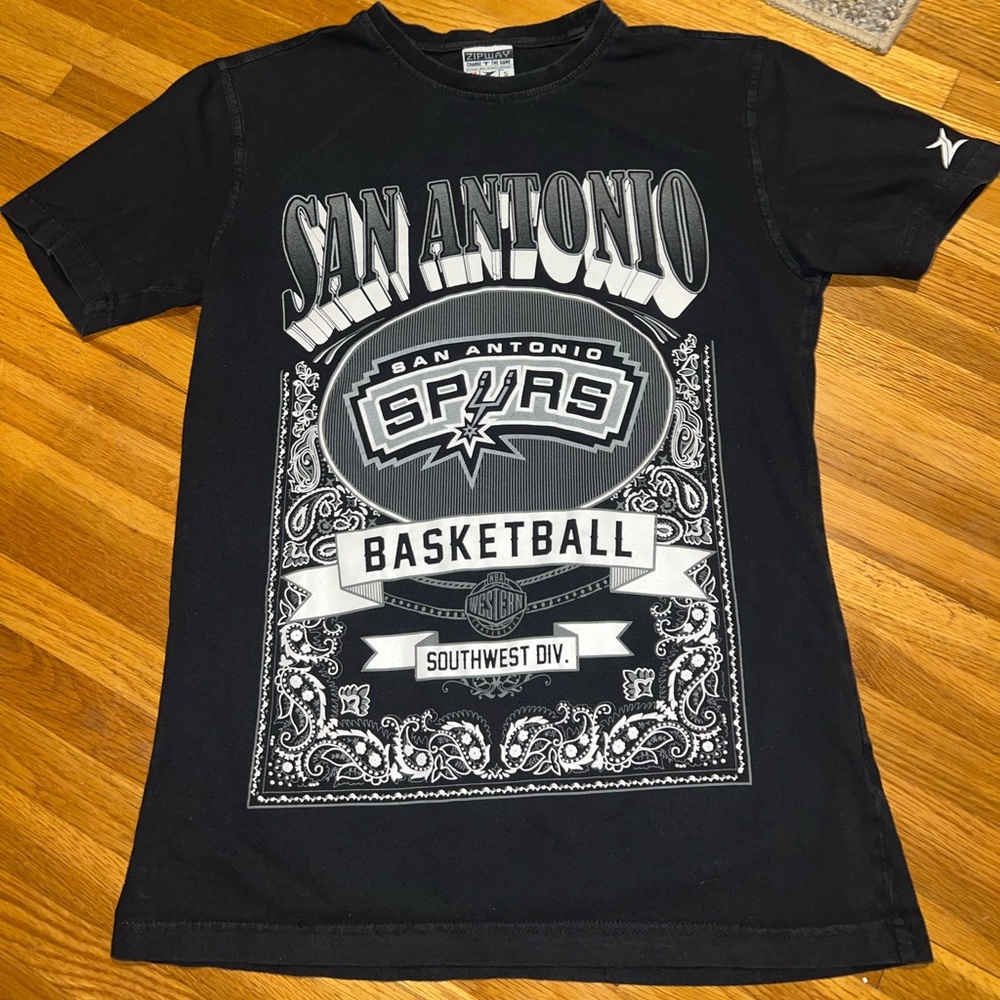 San Antonio Spurs shirt Small